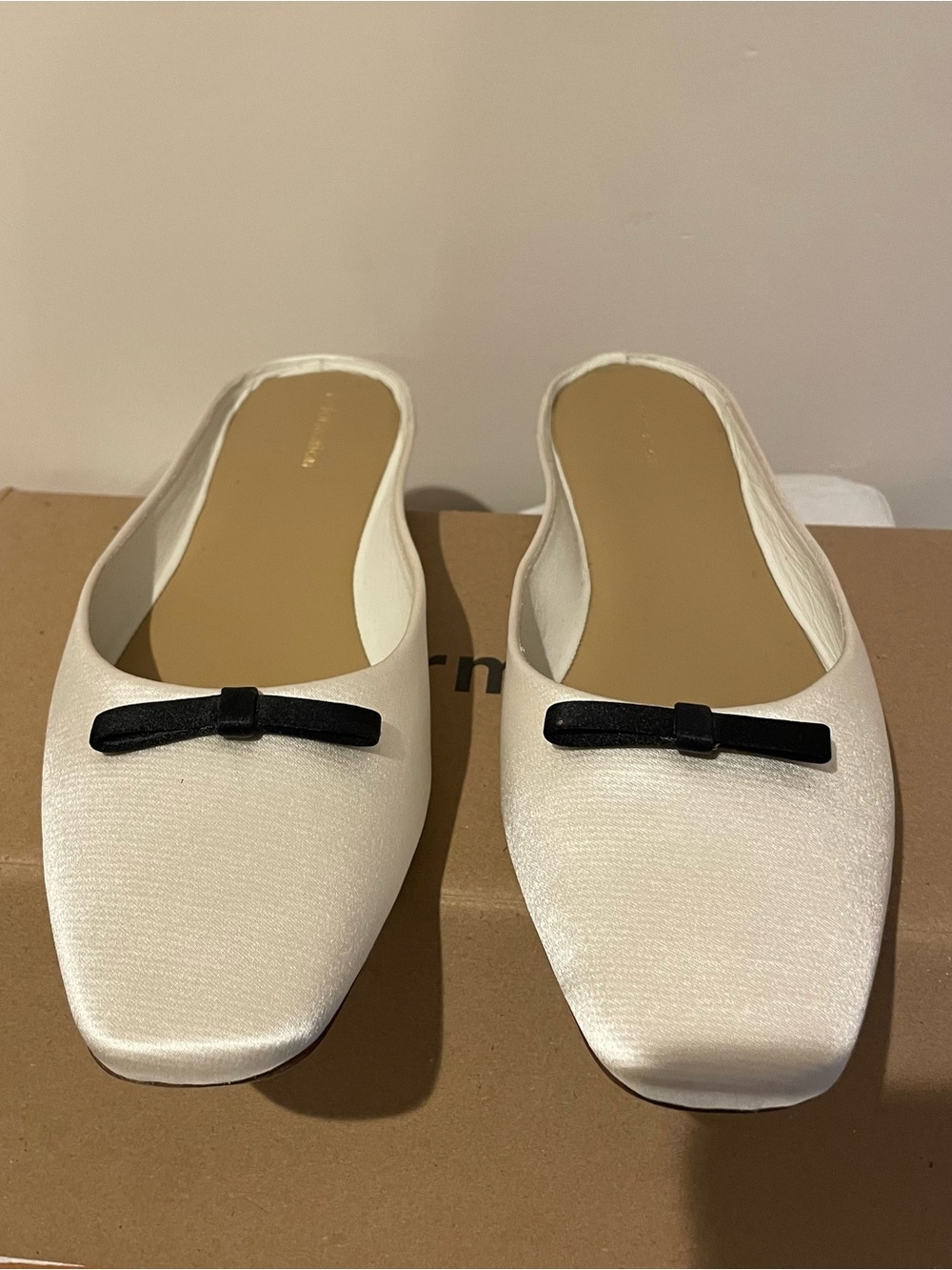 Reformation Yoanna Bow Mule Flat Ivory